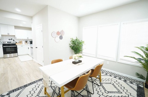 South Side House | Coastal Gem: Chic Corpus Retreat