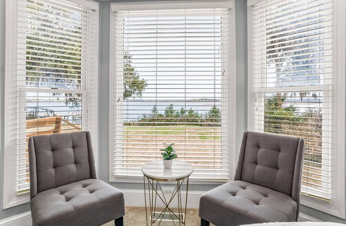 Beaufort House | Coastal Getaway - Stunning Water Views!