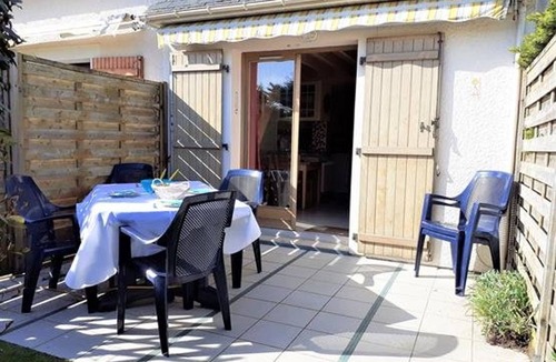 Batz-sur-Mer Apartment | Coastal Getaway with Pool, Tennis & Beach Nearby