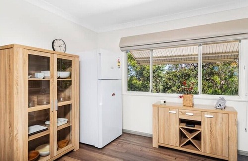 Lemon Tree Passage House | Coastal Haven - Spacious Light & Airy Water Views