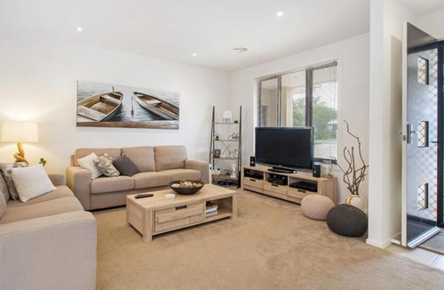 Dromana House | COASTAL HAVEN - DROMANA