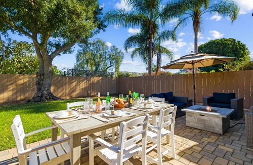 Del Mar Heights House | Coastal Haven |King suite|5 min to beach|Garden