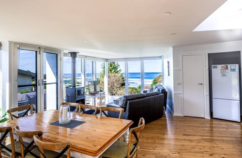 Skenes Creek House | COASTAL HAVEN - Ocean views, walk to beach