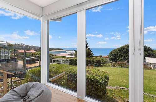 Skenes Creek House | COASTAL HAVEN - Ocean views, walk to beach