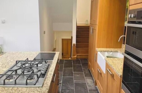 Langdon House | Coastal Haven Retreat in Eythorne