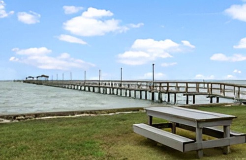 Rockport Apartment | Coastal Haven: Sleeps 7!