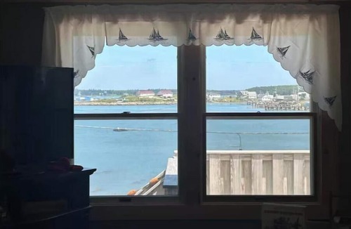 Beals House | Coastal Haven