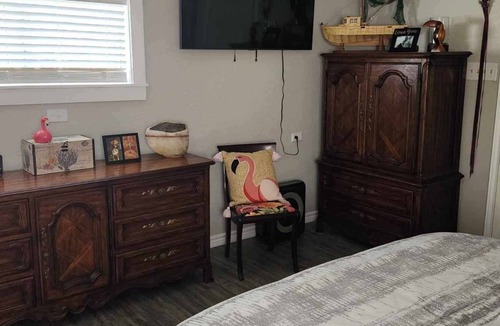Rockport Cottage | Coastal Hideaway in sunny Rockport Texas! It has EVERYTHING, just bring clothes!