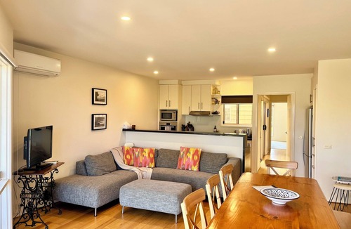 Torquay House | Coastal Home away from Home