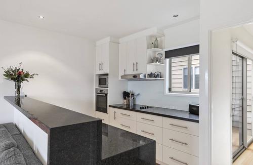 Torquay House | Coastal Home away from Home