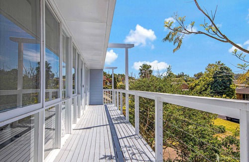 Surf Beach House | Coastal Home, Walk to Beach