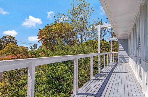 Surf Beach House | Coastal Home, Walk to Beach