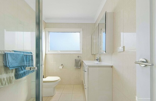 Surf Beach House | Coastal Home, Walk to Beach