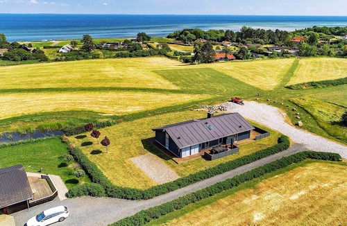 Spodsbjerg House | Coastal Home with Spa and Sauna