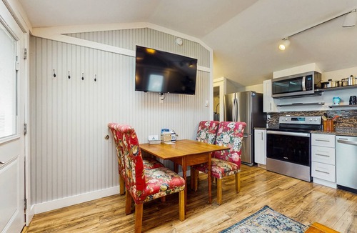 Kennebunk Cottage | Coastal Kennebunk Cottage | Pool, Dog-Friendly & Near Parsons Beach