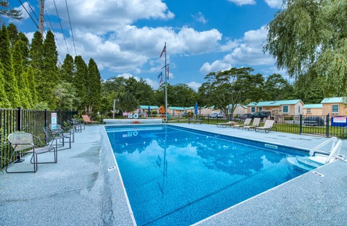 Kennebunk Cottage | Coastal Kennebunk Cottage | Pool, Dog-Friendly & Near Parsons Beach