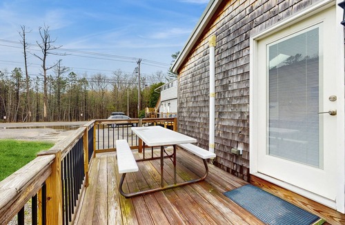 Kennebunk Cottage | Coastal Kennebunk Cottage | Pool, Dog-Friendly & Near Parsons Beach