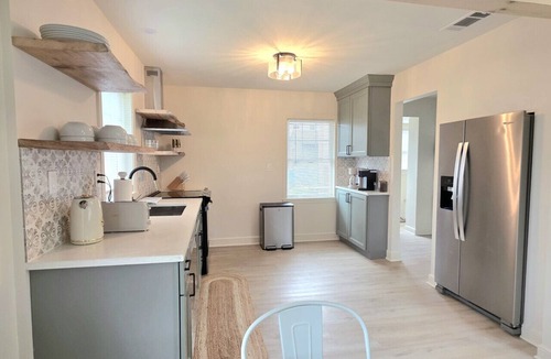 East Shore House | Coastal Landing Stay