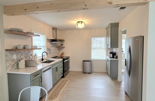 East Shore House | Coastal Landing Stay