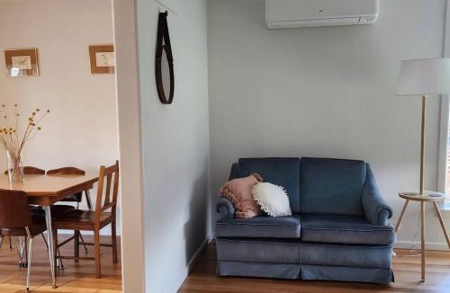 North Shore House | Coastal, Light-filled, Spacious Family-friendly