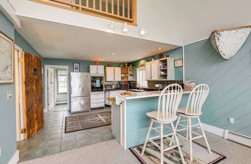 West Tremont House | Coastal Lighthouse Retreat