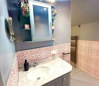 Leiston Cabin | Coastal Lodge