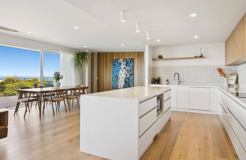 McCrae House | Coastal Luxe McCrae - Pool and Bay Views