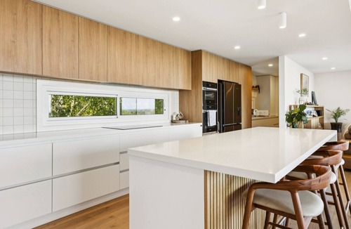 McCrae House | Coastal Luxe McCrae - Pool and Bay Views