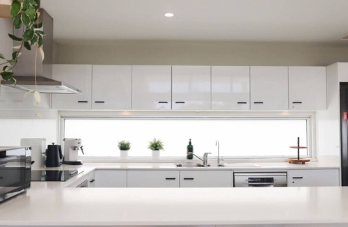 Boat Harbour House | Coastal luxury, walk to beach!