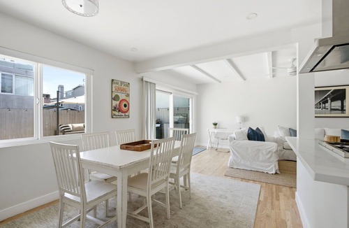 Gas Lamp Section House | Coastal Manhattan Beach Home | Walk to Beach & Downtown