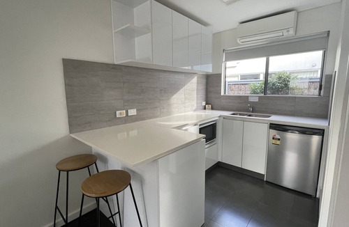 Apollo Bay Hotel | Coastal Motel