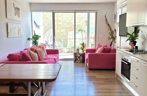 Dromana Apartment | Coastal Nest | Beachfront Retreat