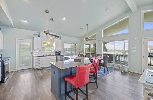 Rockport House | Coastal Oasis- Private Lighted- Dock-Pet friendly-Waterfront