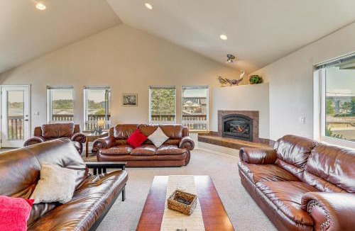 Newport House | Coastal Oregon Home Walk to Dock!