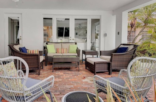 Harbor Beach House | Coastal Paradise with pool– Walk to the Beach!