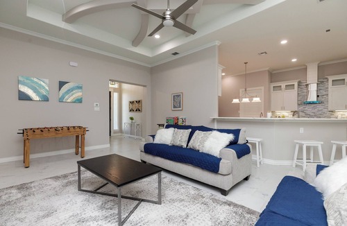 Portland House | Coastal Paradise Awaits! New 5BRHome-12 Min to Beach-Pet-Friendly 500 Mbps WiFi!