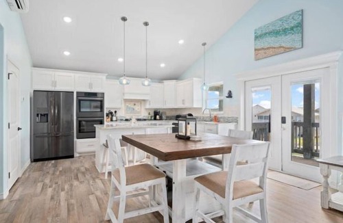 City-by-the Sea House | Coastal Paradise | Private Pool + Dock!