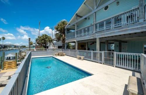 City-by-the Sea House | Coastal Paradise