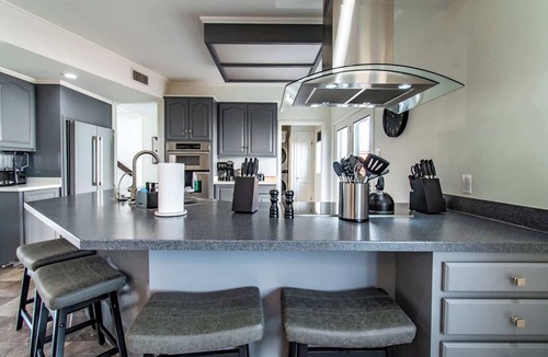 Bay Area House | Coastal Paradise Beachfront House - Sleeps 26