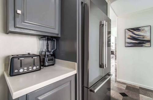 Bay Area House | Coastal Paradise Beachfront House - Sleeps 26