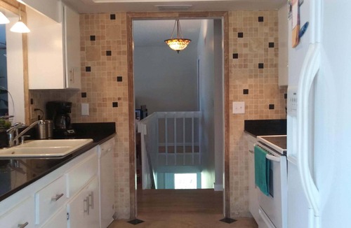 Memphis House | Coastal Paradise w/heated pool, private, clean and comfy, centrally located