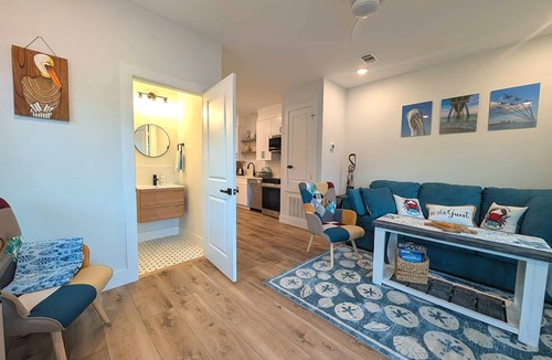 South Pensacola House | Coastal Parkview Cottage