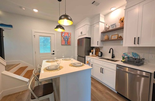 South Pensacola House | Coastal Parkview Cottage