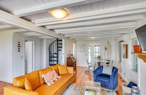 Portsmouth House | Coastal Portsmouth Home with Bay Access Near Newport