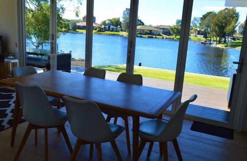 Sussex Inlet House | Coastal Relaxation - Absolute Waterfront