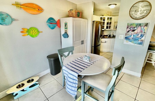 Pinellas Point Condo | Coastal Retreat - Breezy and Bright - Bike to St. Pete Beach