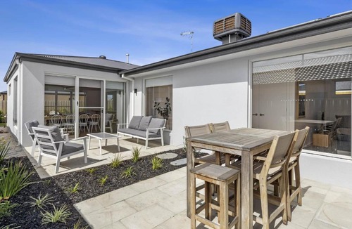 St Leonards House | Coastal Retreat in St Leonards