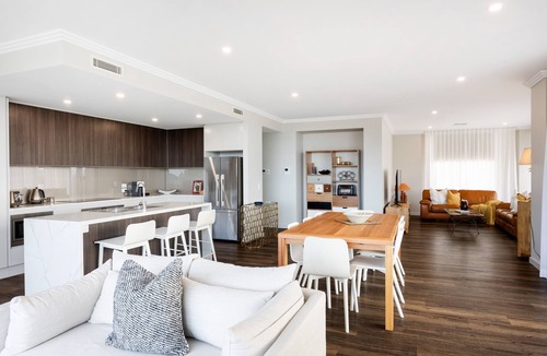 Ulladulla Apartment | Coastal setting minutes from beach and shops