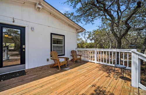 Fulton Cottage | Coastal Solitude: Your Private 1-Acre Sanctuary in Rockport