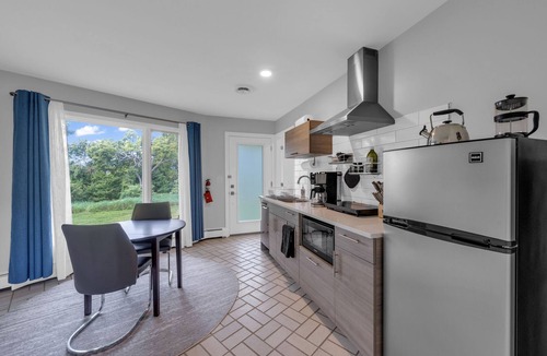 Ruthven Apartment | Coastal Suite #1 - Seacliff Beach Suites